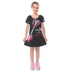 My Heart Points To Yours / Pink And Blue Cupid s Arrows (black) Kids  Short Sleeve Velvet Dress by FashionFling