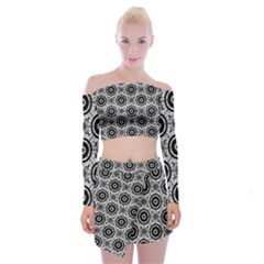 Geometric Black And White Off Shoulder Top With Skirt Set by linceazul