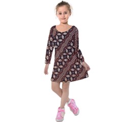 Art Traditional Batik Pattern Kids  Long Sleeve Velvet Dress by BangZart