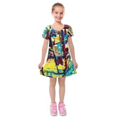 Dance Of Oil Towers 4 Kids  Short Sleeve Velvet Dress by bestdesignintheworld