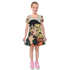 Hugging Retro Couple Kids  Short Sleeve Velvet Dress by vintage2030