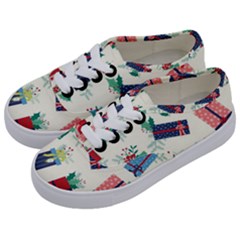 Christmas Gifts Pattern With Flowers Leaves Kids  Classic Low Top Sneakers by Vaneshart