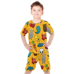 Graffiti Characters Seamless Ornament Kids  Tee And Shorts Set by Amaryn4rt