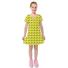 Fern Pattern 2 Yellow Kids  Short Sleeve Velvet Dress by violetheavensky