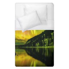 Scenic View Of Aurora Borealis Stretching Over A Lake At Night Duvet Cover (single Size) by danenraven