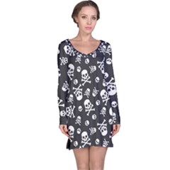 Skull-crossbones-seamless-pattern-holiday-halloween-wallpaper-wrapping-packing-backdrop Long Sleeve Nightdress by Ravend