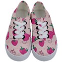 Seamless-strawberry-fruit-pattern-background Kids  Classic Low Top Sneakers View1