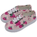 Seamless-strawberry-fruit-pattern-background Kids  Classic Low Top Sneakers View2