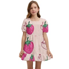 Seamless-strawberry-fruit-pattern-background Kids  Short Sleeve Dolly Dress by Salman4z