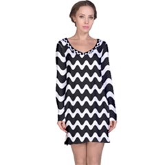 Wave-black White Long Sleeve Nightdress by kyorashop23