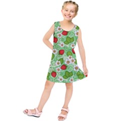 Strawberries Pattern Seamless Kids  Tunic Dress by Posterlux