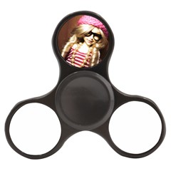 Cover Girl Finger Spinner by snowwhitegirl