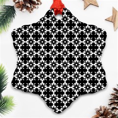 Pattern 300 Ornament (snowflake) by GardenOfOphir